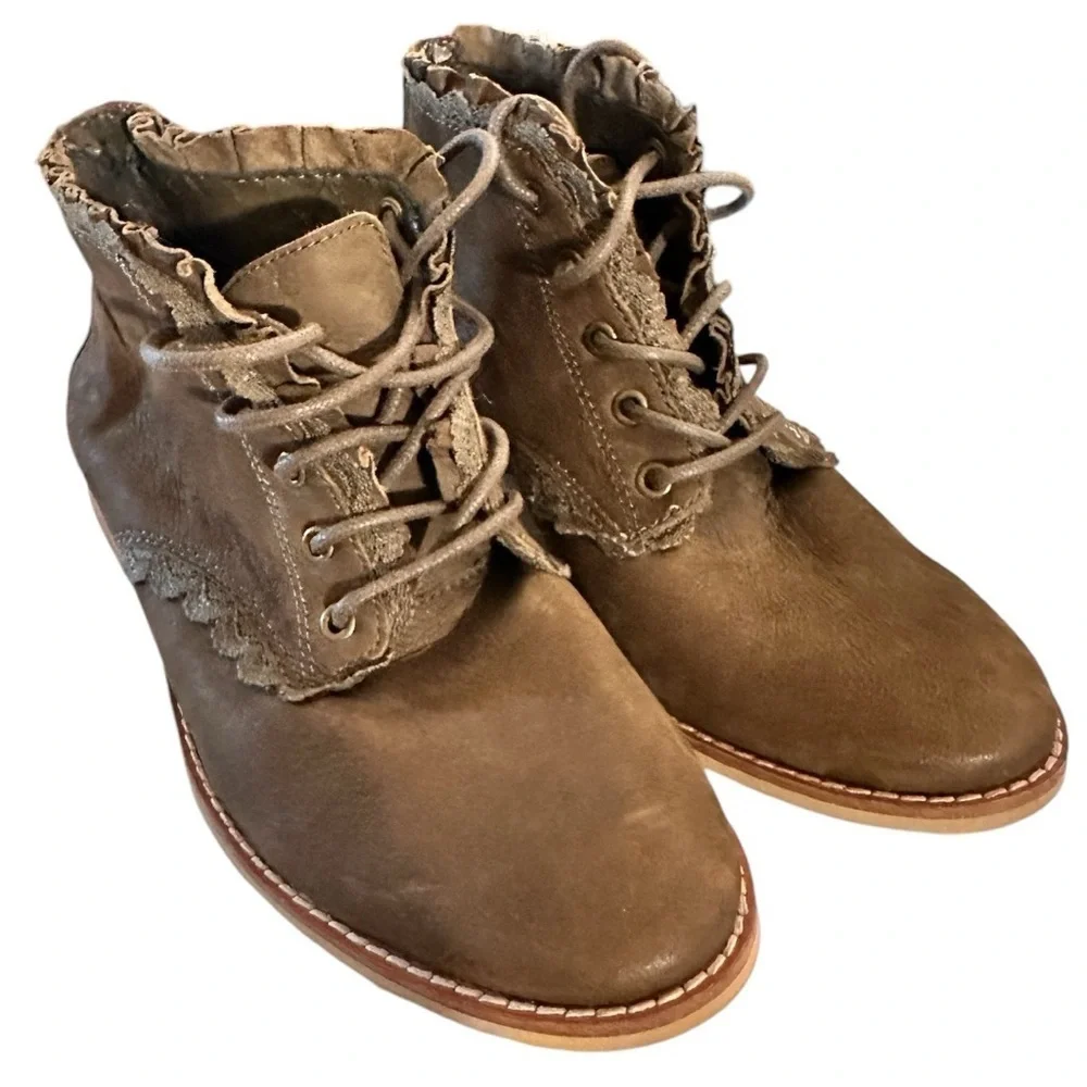 Ladies‎ Ankle Booties. Beautiful leather Uppers